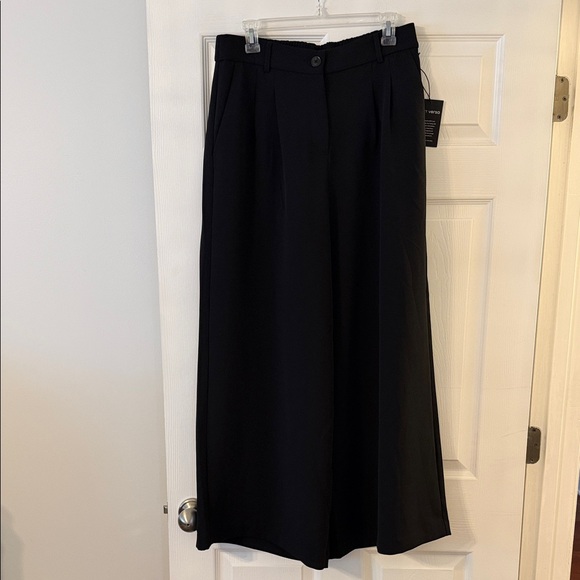 LOFT Dresses & Skirts - LOFT Women's Black Wide-Leg Skirt Pants size 10 inseam 29” waist 30”elastic back